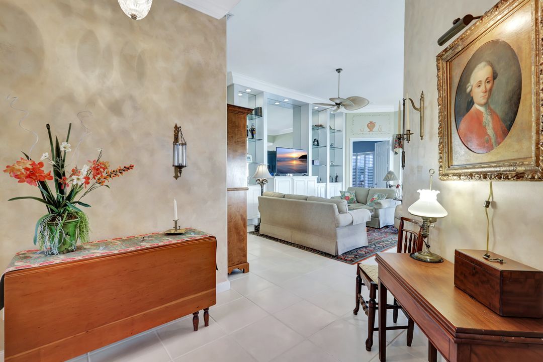 2914 Gilford Way, Naples, FL 34119