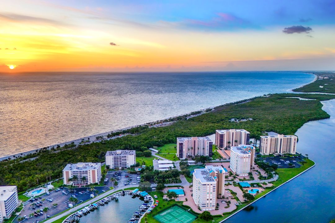 21 Bluebill Ave #1001, Naples, FL 34108