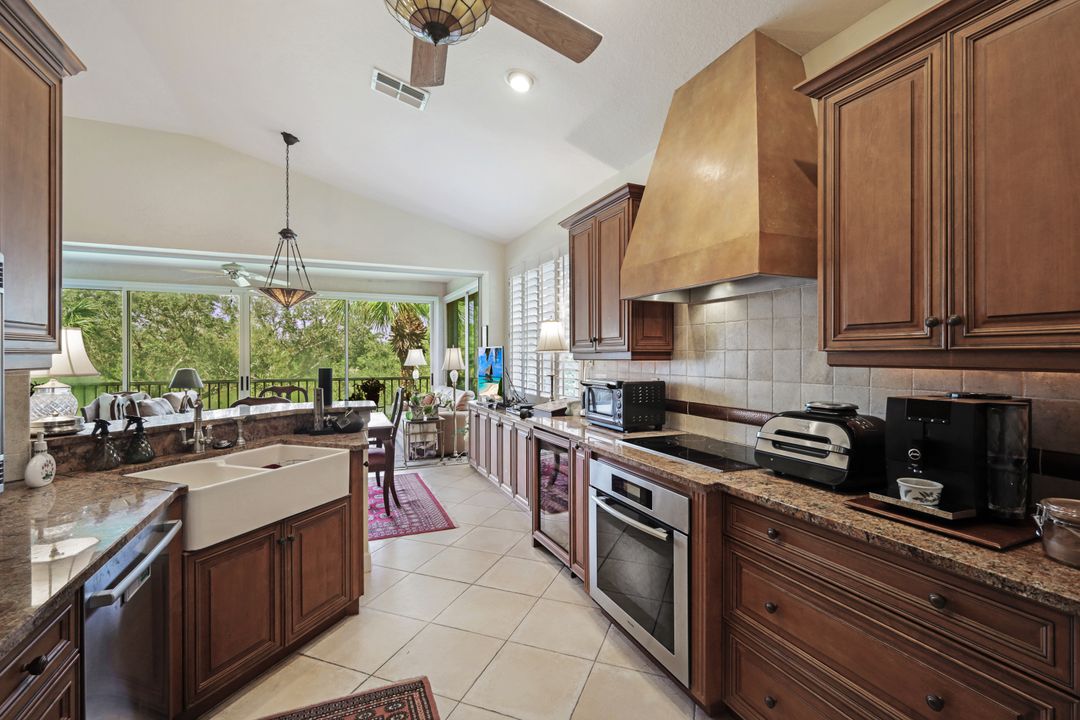 4051 Bayhead Dr #202, Bonita Springs, FL 34134