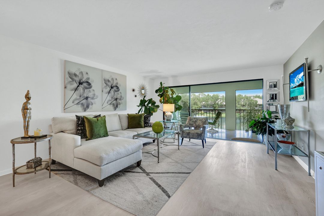 800 Misty Pines Cir #H205, Naples, FL 34105