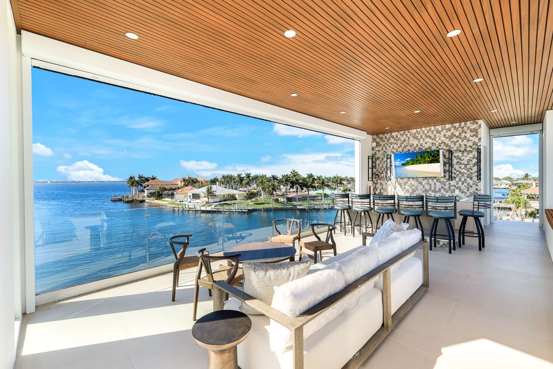 5384 Colonade Ct, Cape Coral, FL 33904