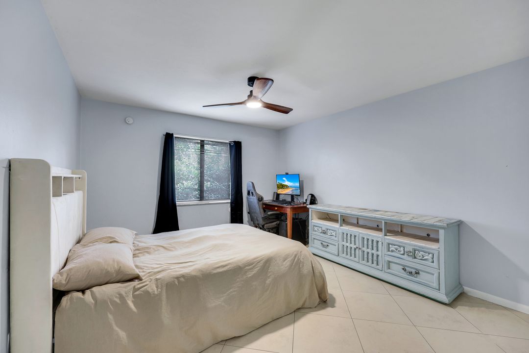 1400 Green Valley Cir #1002, Naples, FL 34104