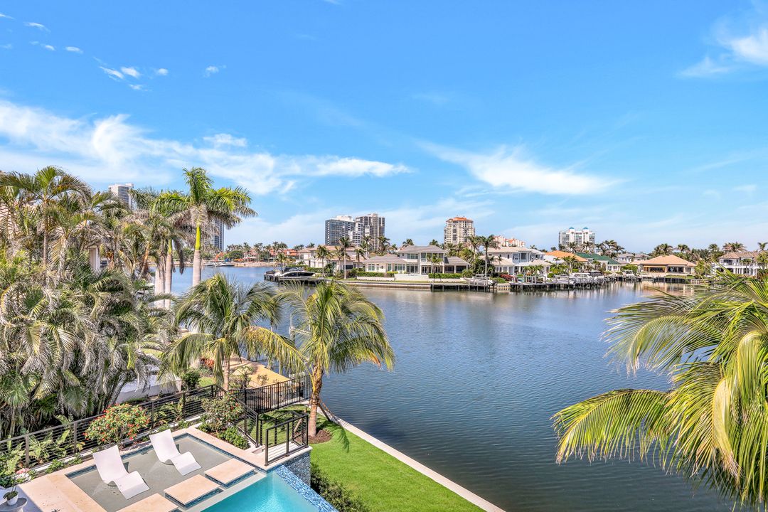 403 Neapolitan Way, Naples, FL 34103