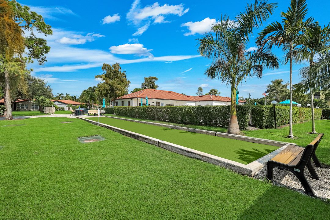 1084 Forest Lake Dr #304, Naples, FL 34105