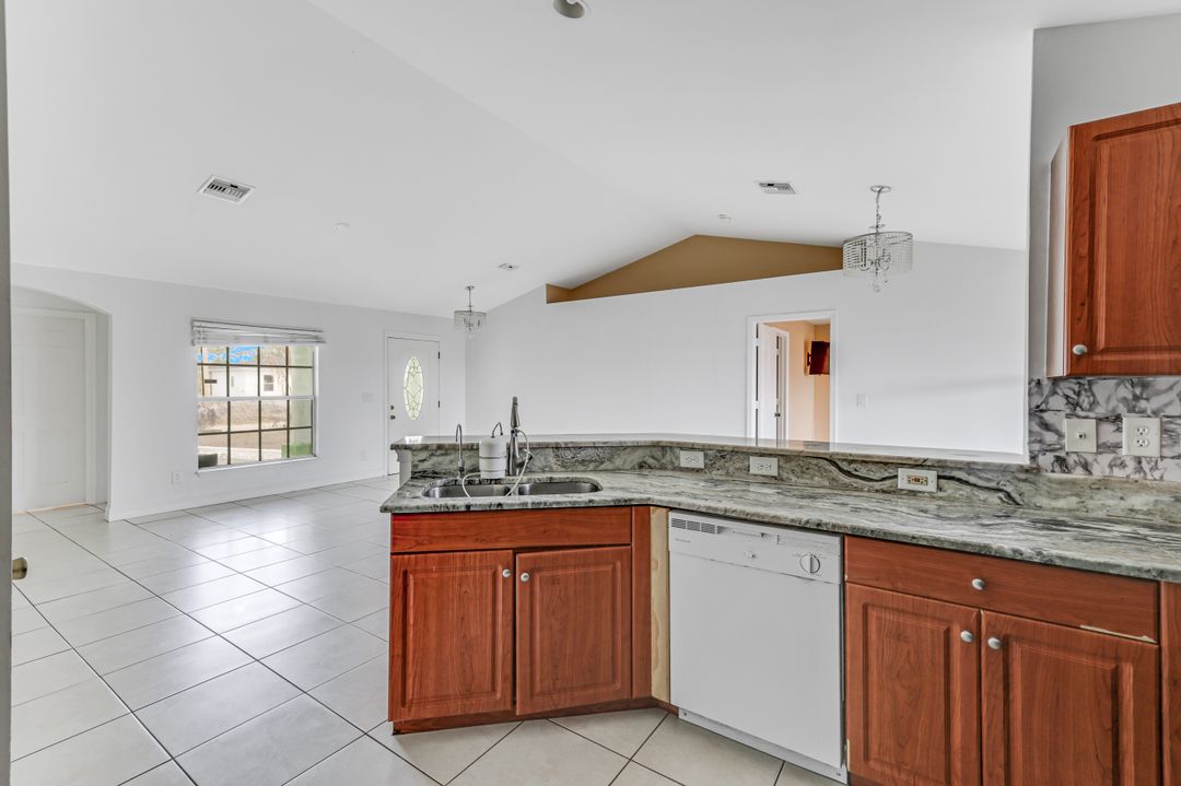 2917 4th St SW, Lehigh Acres, FL 33976