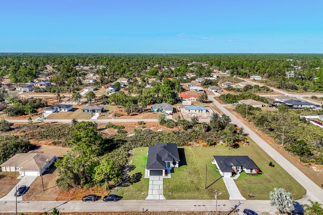 865 Chipley St E, Lehigh Acres, FL 33974