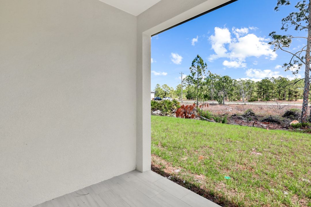 521 Lillon Ave S, Lehigh Acres, FL 33974