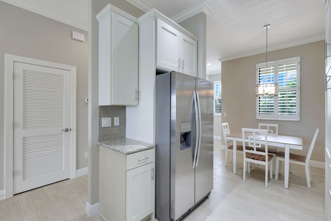 15114 Palmer Lake Cir #203, Naples, FL 34109