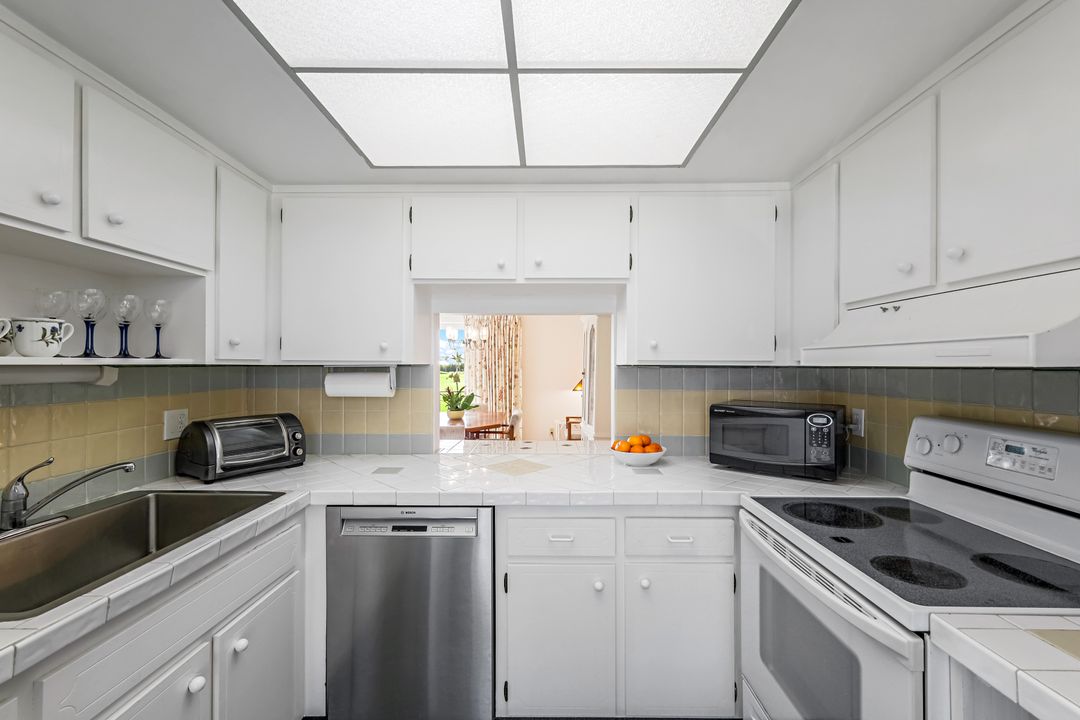 114 Teryl Rd #4, Naples, FL 34112