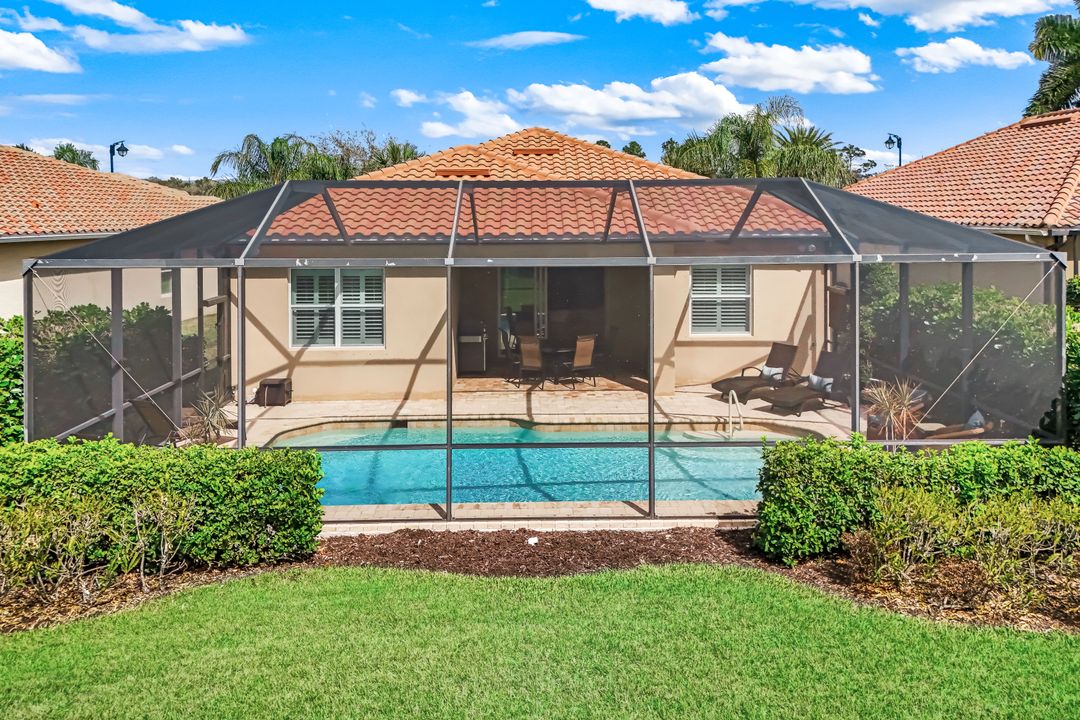 9112 Siesta Bay Dr, Naples, FL 34120