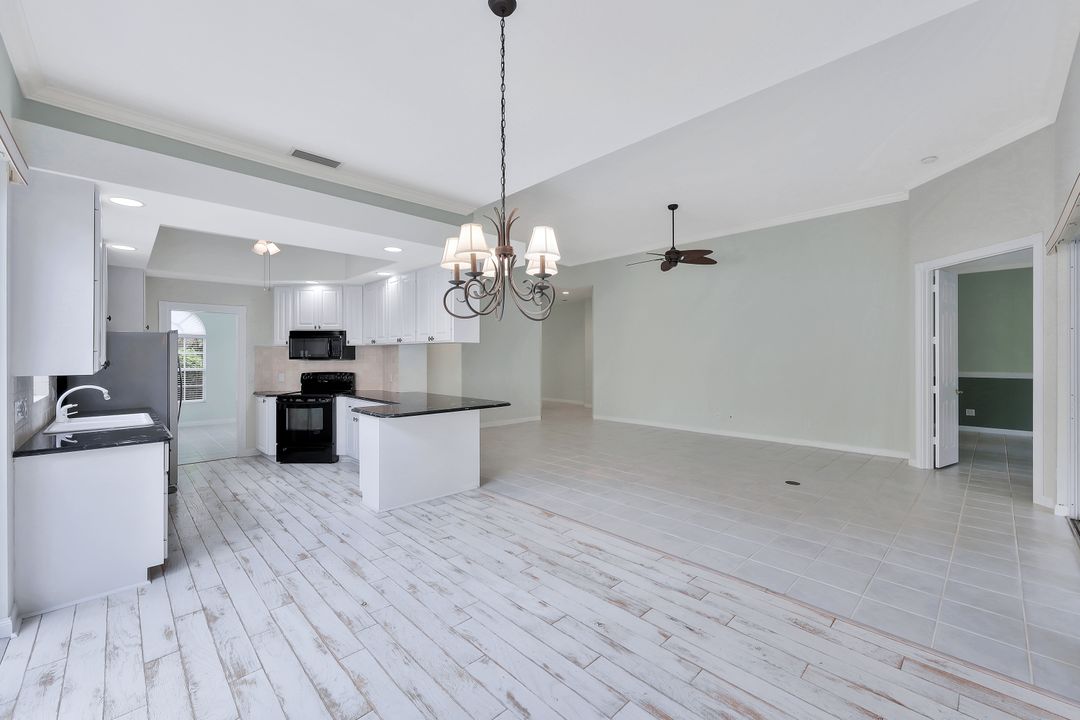 5930 Bermuda Ln, Naples, FL 34119