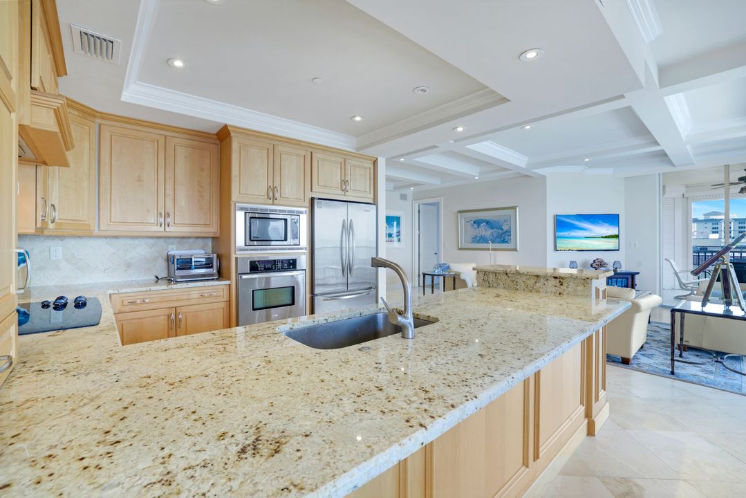 9577 Gulf Shore Dr #801, Naples, FL 34108