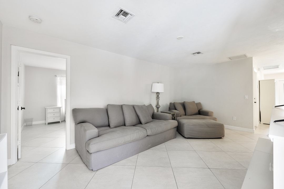 9949 Winchester Wood, Naples, FL 34109
