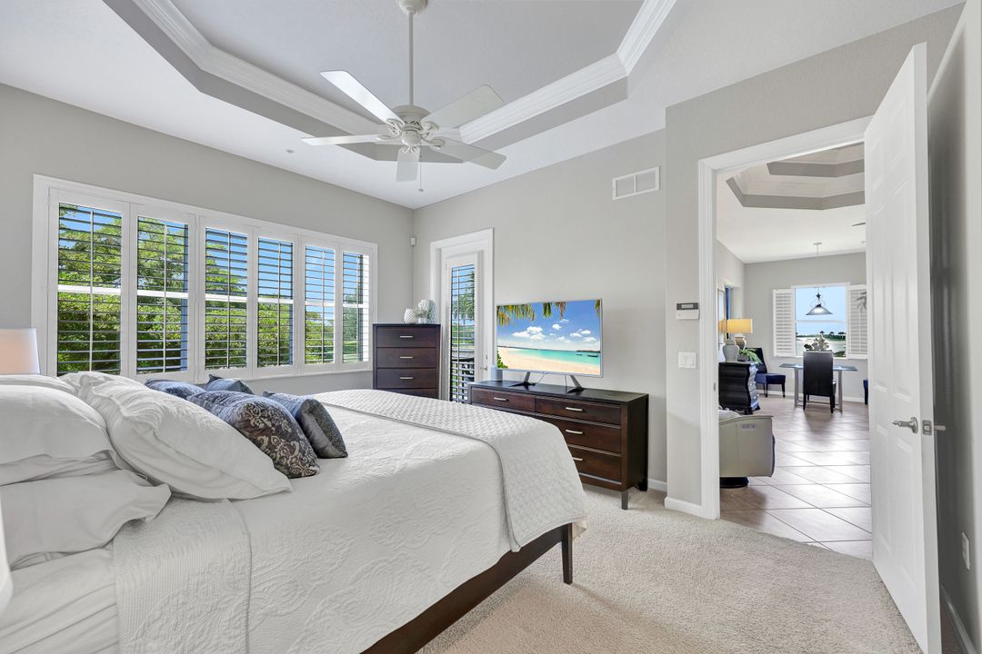 8723 Coastline Ct #202, Naples, FL 34120