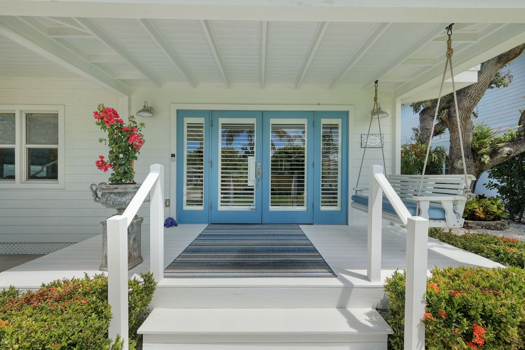 1063 Frank Whiteman Blvd, Naples, FL 34103