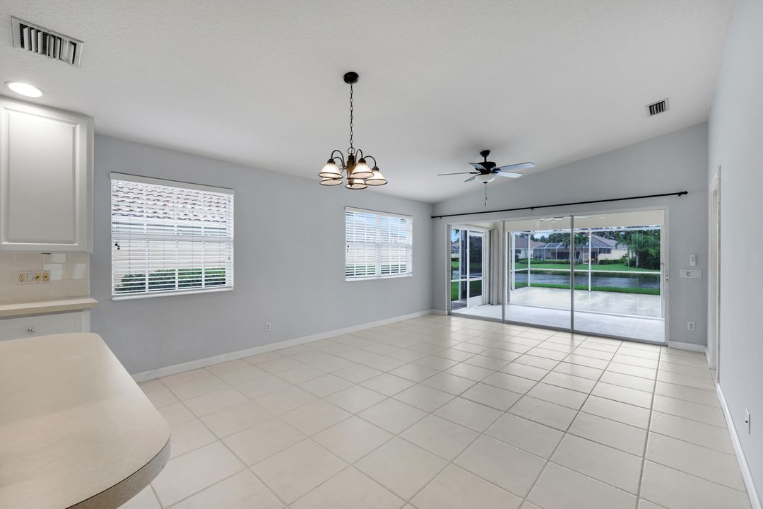 4922 Kingston Way, Naples, FL 34119