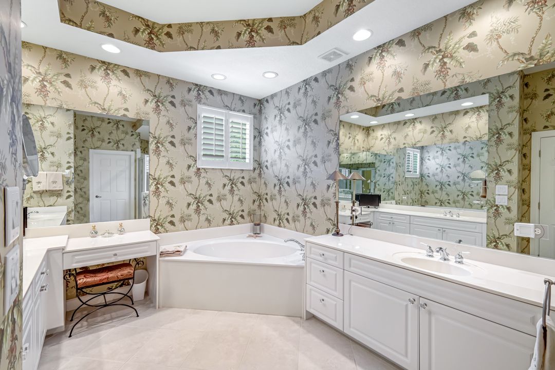 9687 Cypress Hammock Cir #202, Bonita Springs, FL 34135