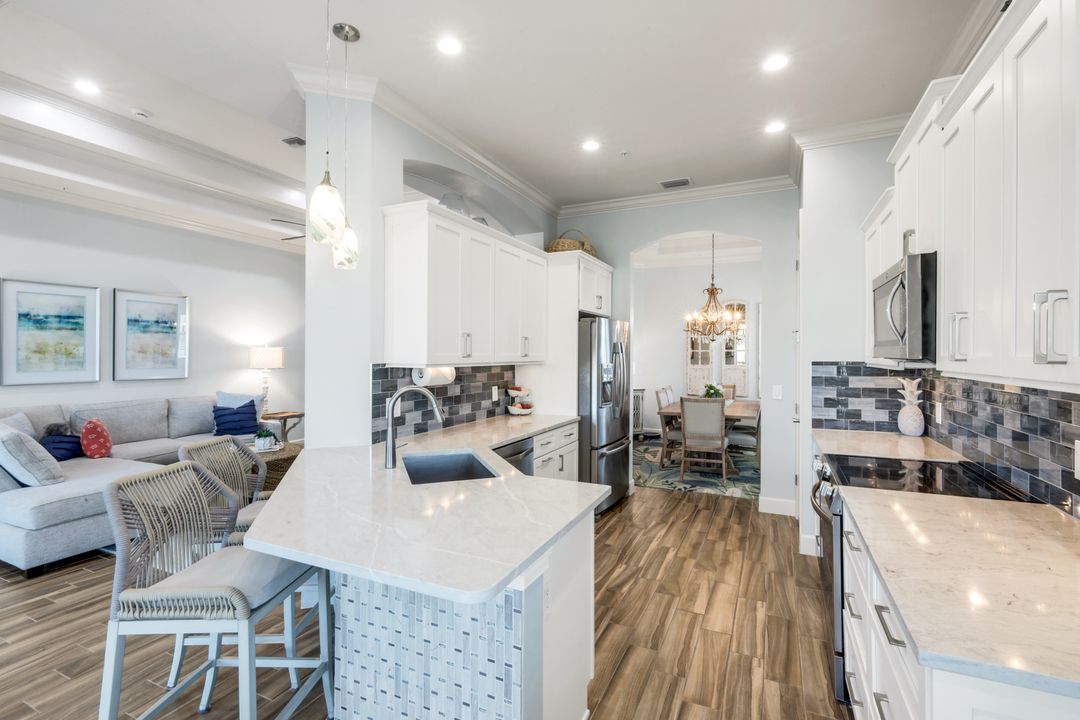 8839 Nautical Landing Cir #201, Naples, FL 34120