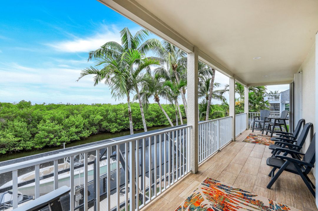 458 Spinnaker Dr, Marco Island, FL 34145