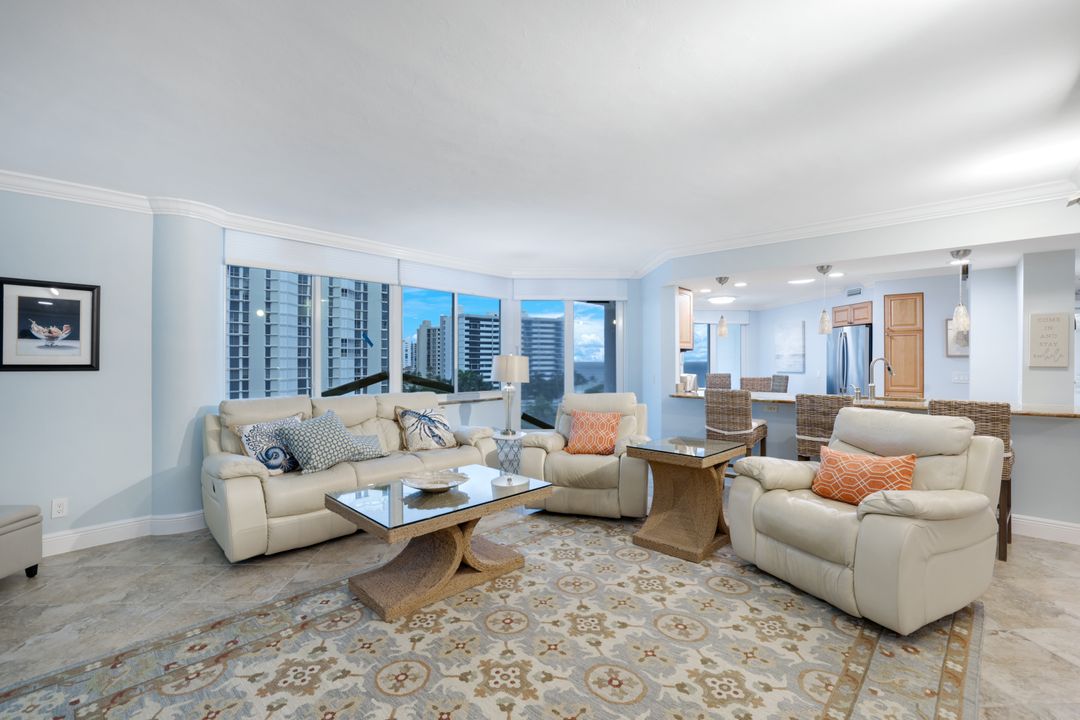 4041 Gulf Shore Blvd N #704, Naples, FL 34103