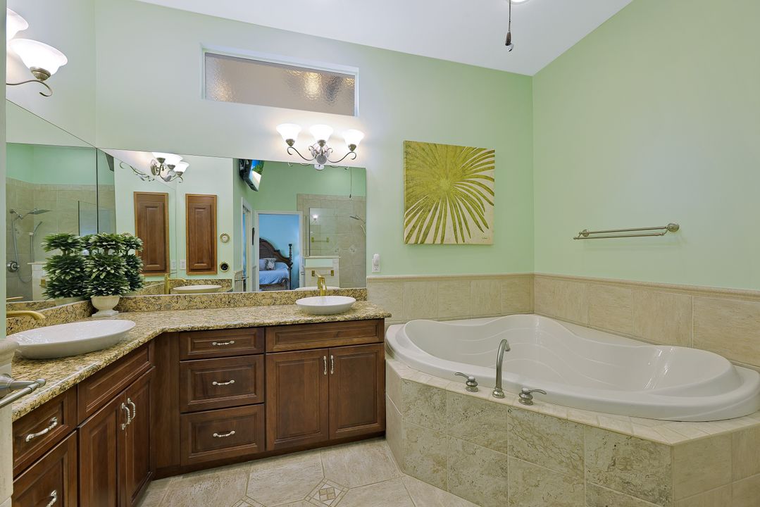 907 SW 51st Terrace, Cape Coral, FL 33914