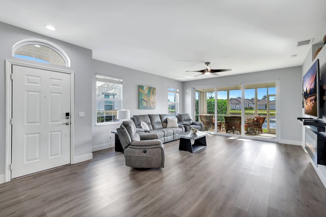 5967 Sand Wedge Ln #101, Naples, FL 34110