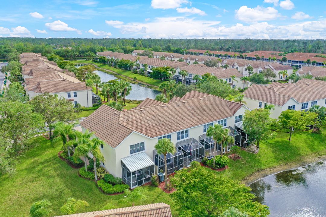 1152 Oxford Ln, Naples, FL 34105