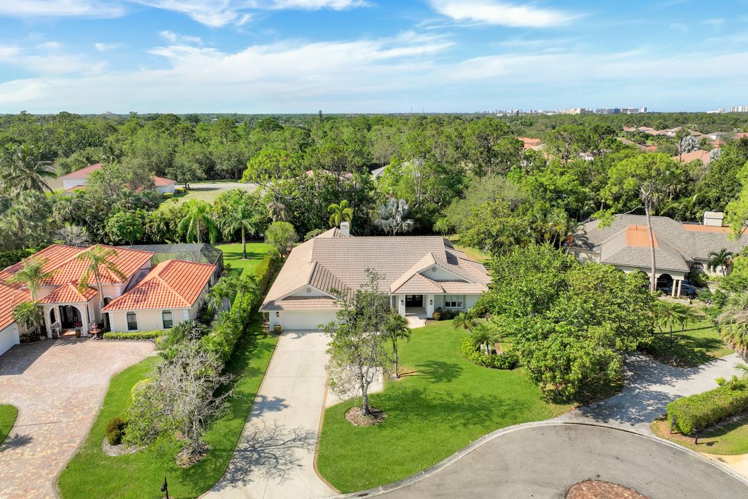 2209 Noble Ct, Naples, FL 34110