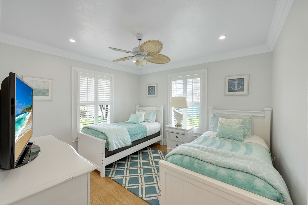 544 Seagrape Dr, Marco Island, FL 34145