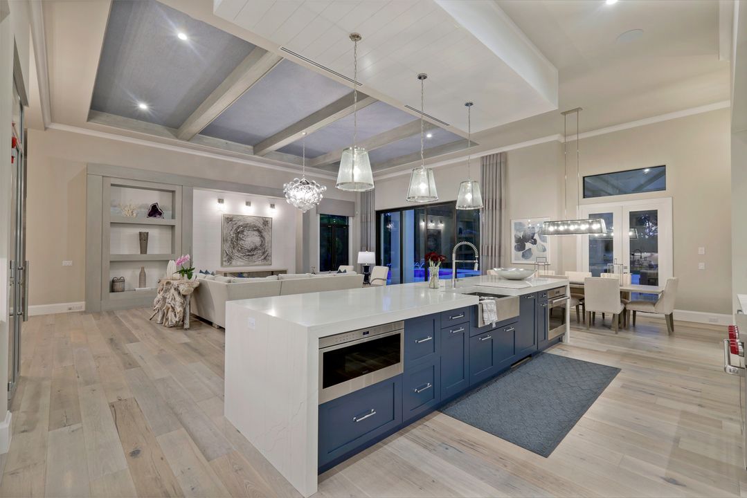 125 Caribbean Rd, Naples, FL 34108