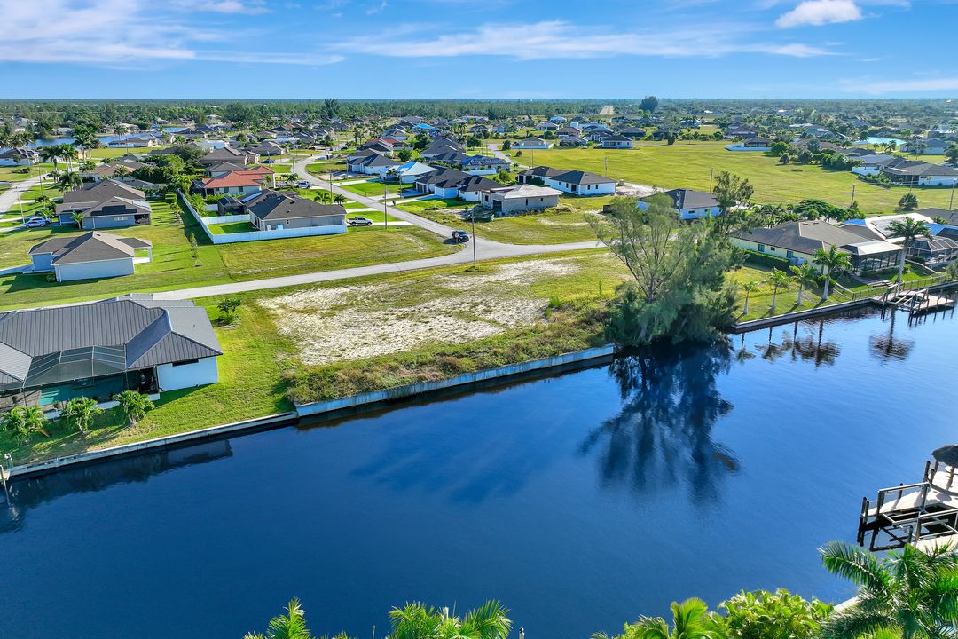 2002 NW 36th Ave, Cape Coral, FL 33993
