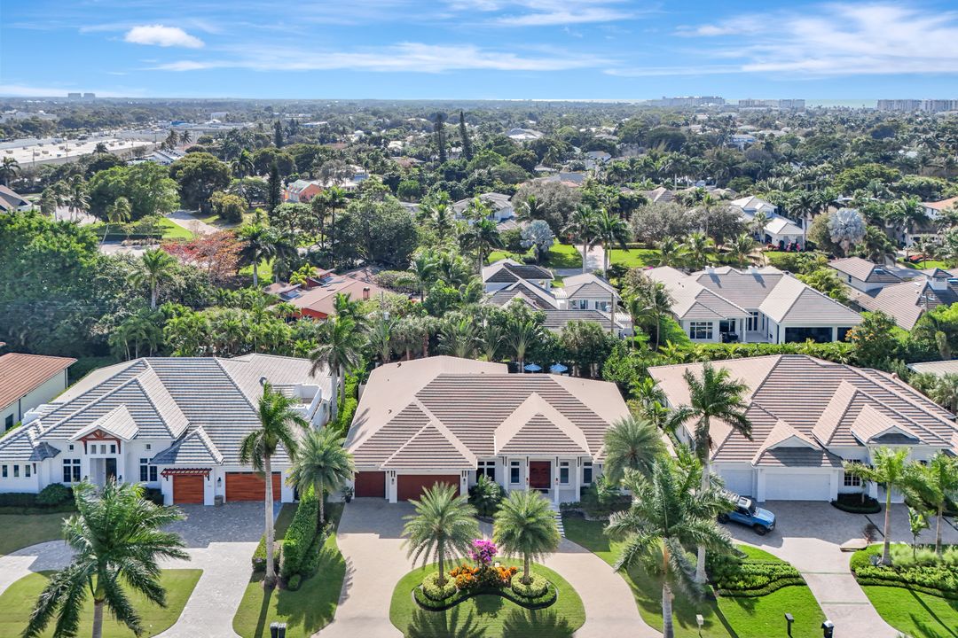 680 Wedge Dr, Naples, FL 34103