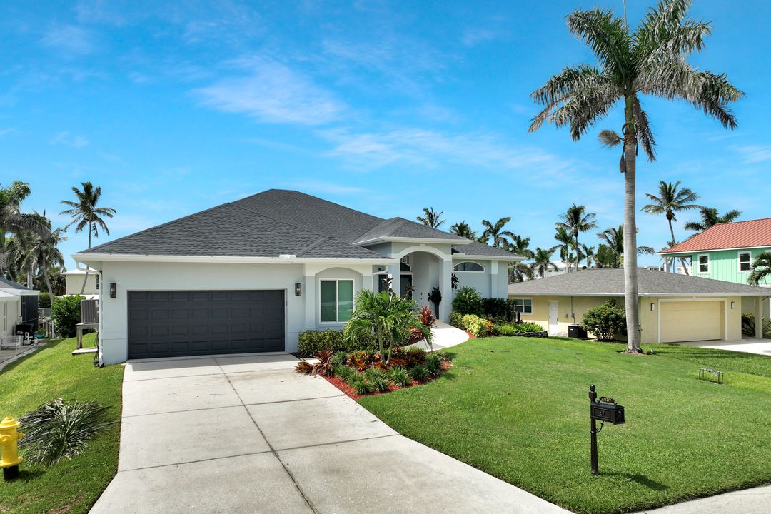 4837 Regal Dr, Bonita Springs, FL 34134