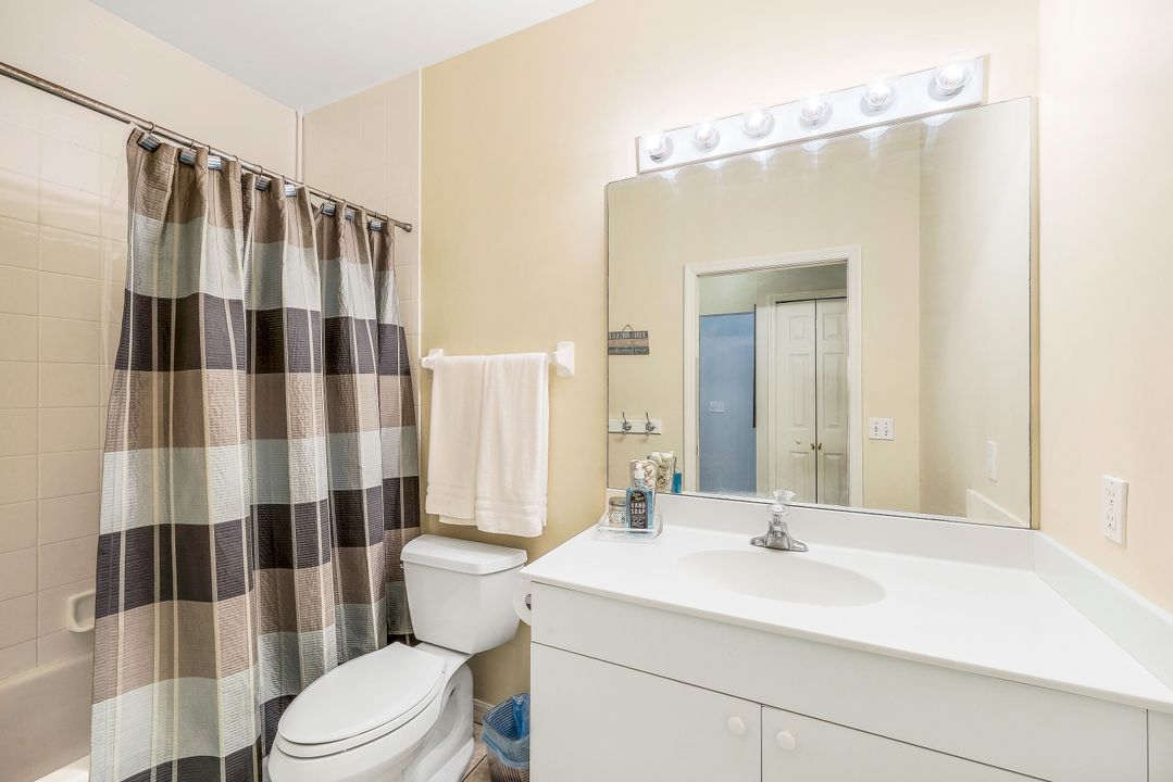 432 Valerie Way #202, Naples, FL 34104