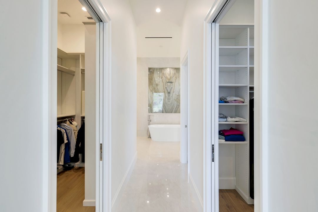 730 Harbour Dr, Naples, FL 34103