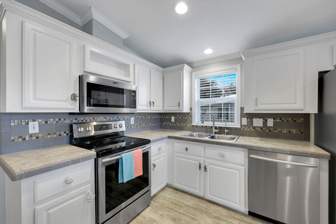 4620 Candlestick Ct E, Estero, FL 33928