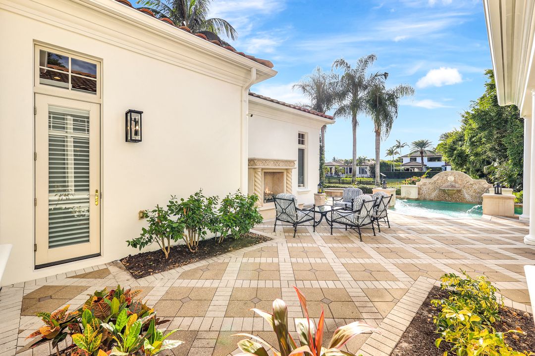 2249 Miramonte Ct, Naples, FL 34105