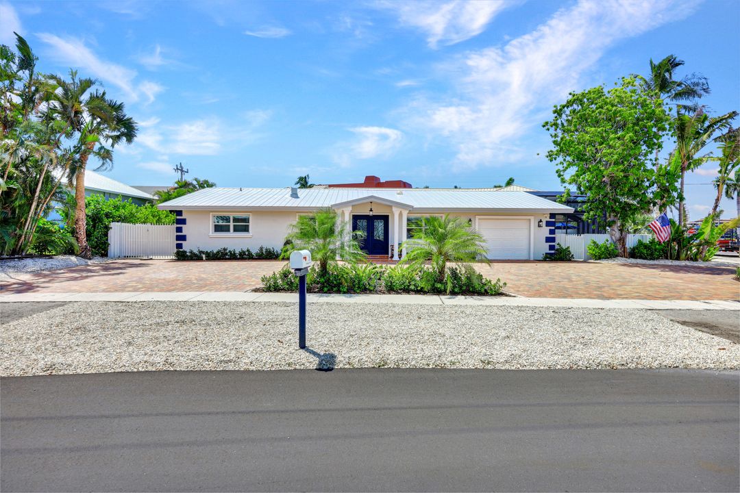 318 Castaways St, Marco Island, FL 34145