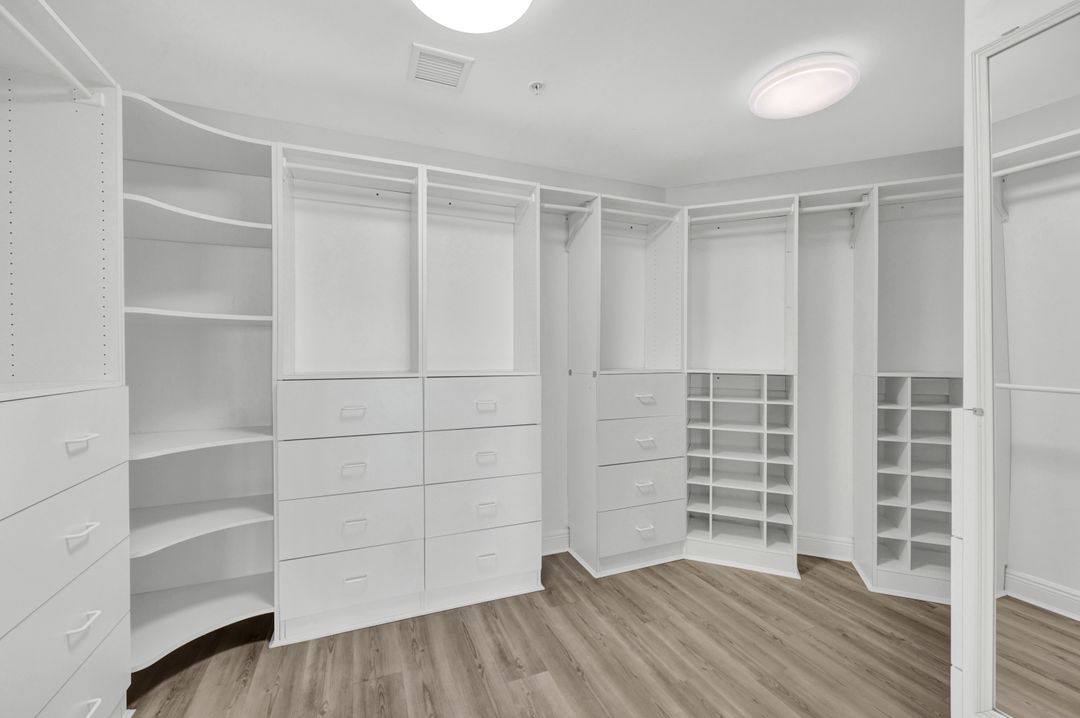 275 Indies Way #1703, Naples, FL 34110