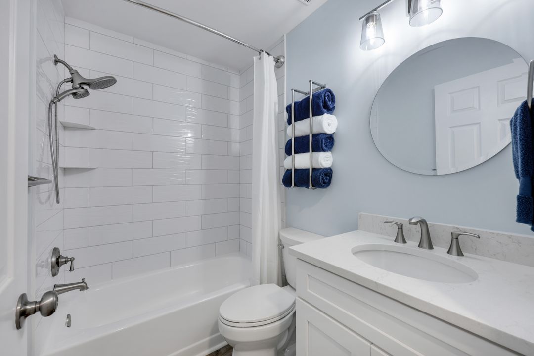 774 Wiggins Lake Dr #203, Naples, FL 34110