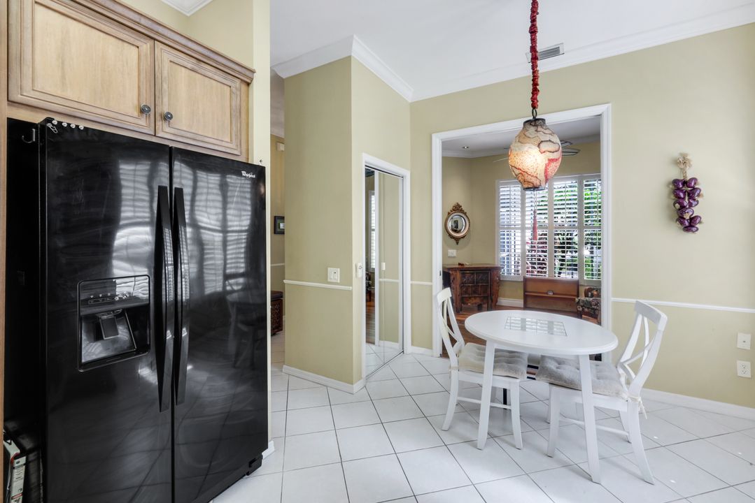 1814 Leamington Ln, Naples, FL 34109