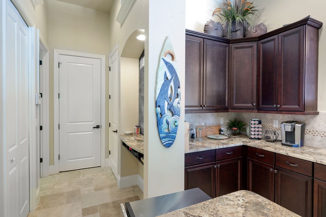 5314 Nautilus Dr, Cape Coral, FL 33904