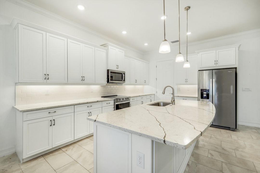 28105 Captiva Shell Lp, Bonita Springs, FL 34135