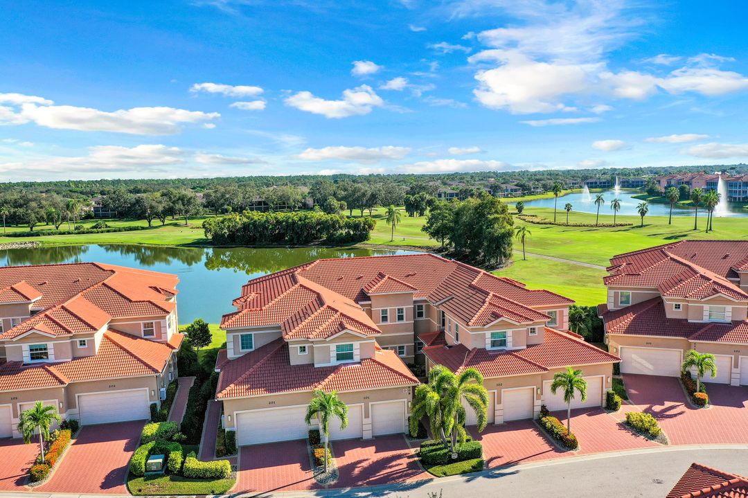 608 El Camino Real  #202, Naples, FL 34119