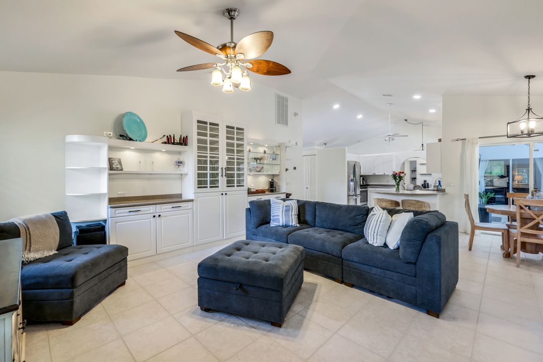 124 Heritage Way, Naples, FL 34110