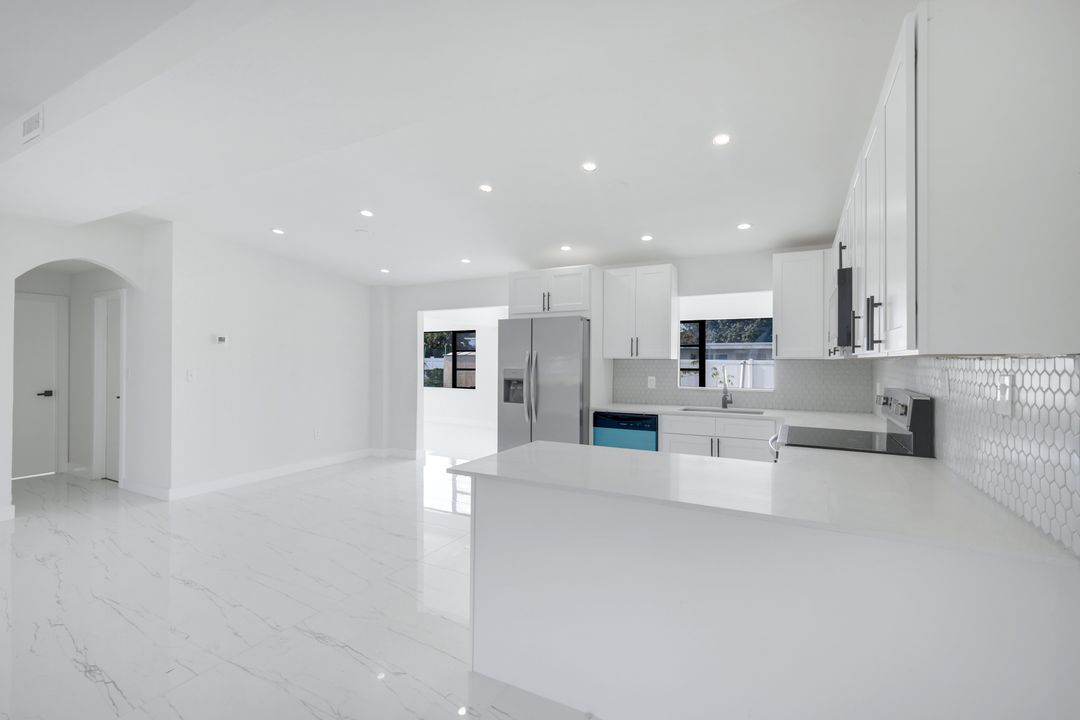 2118 Aldridge Ave, Fort Myers, FL 33907