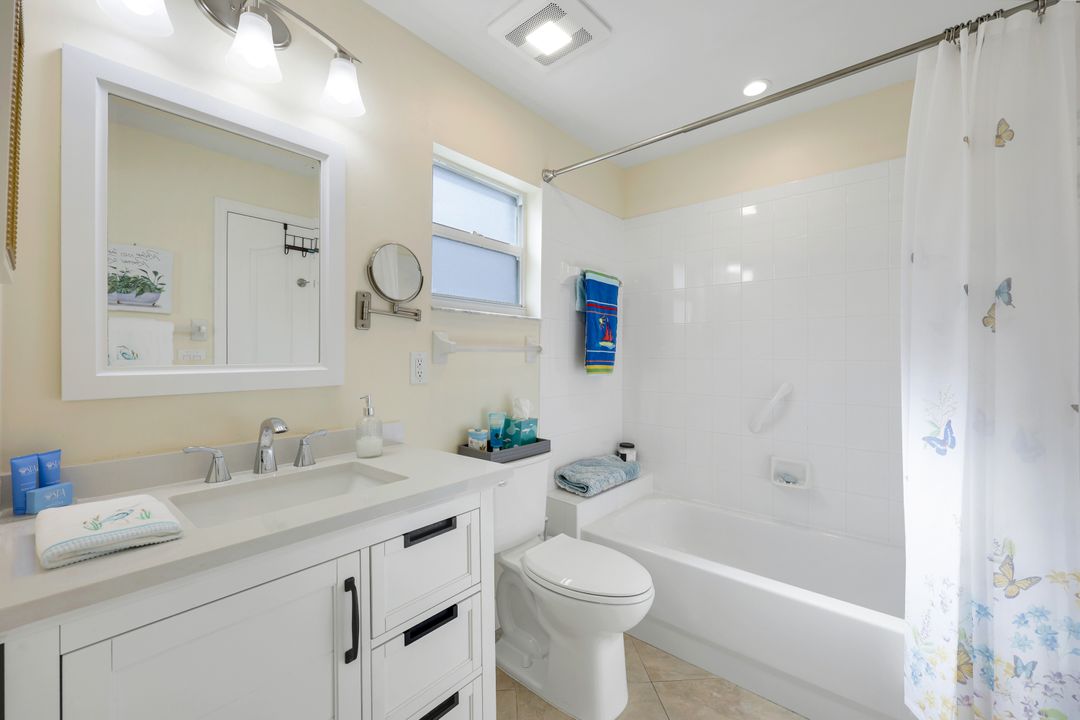 2266 Stacil Cir, Naples, FL 34109