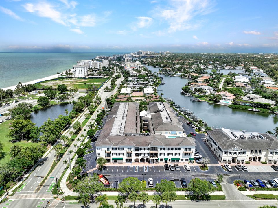 1400 Gulf Shore Blvd N #203, Naples, FL 34102