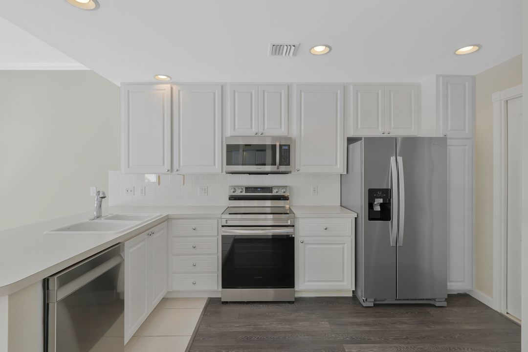 3484 Islandwalk Cir, Naples, FL 34119