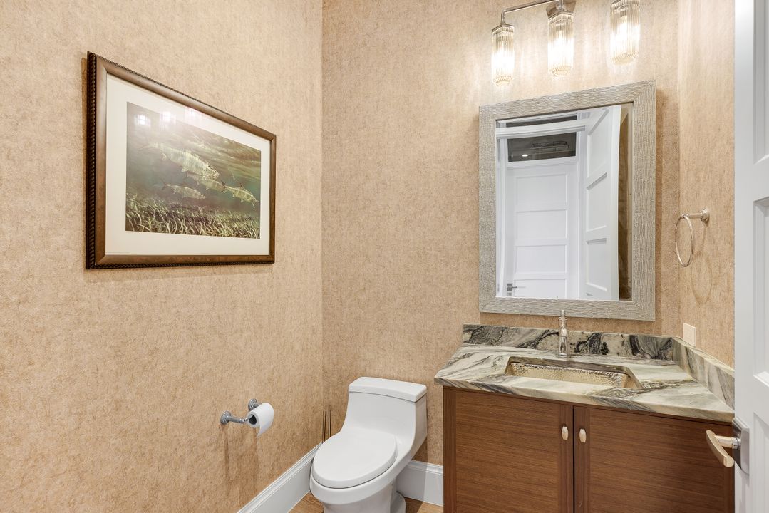 380 18th Ave S, Naples, FL 34102